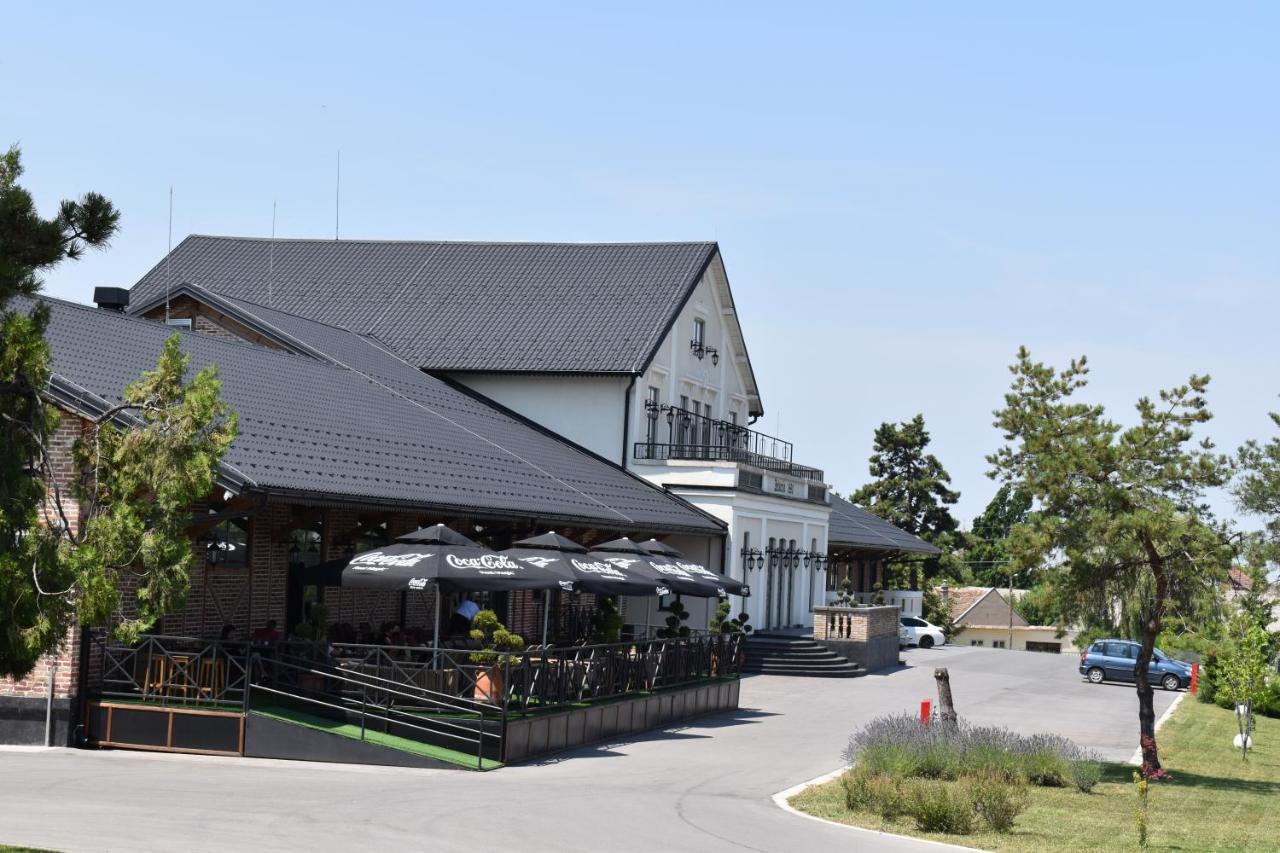 Helvecija 1880 Hotel Vrsac Exterior foto